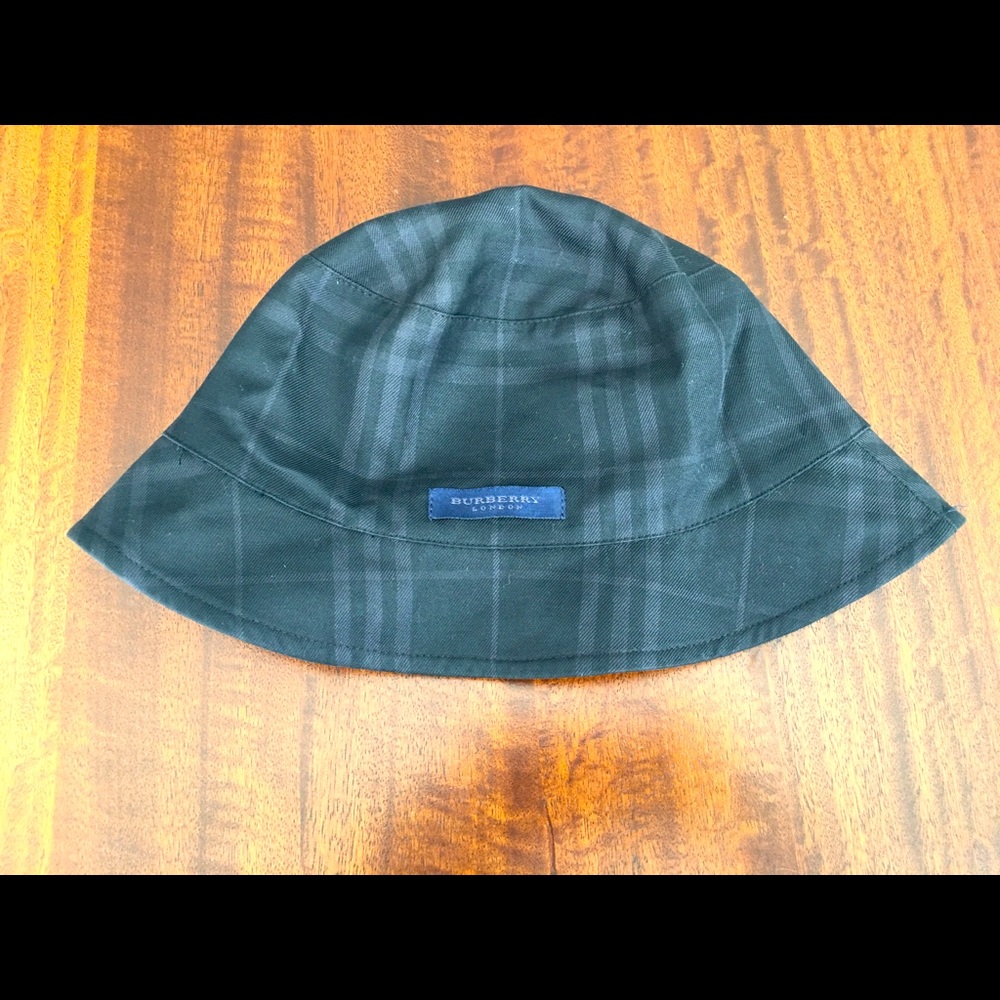 Burberry bucket hat